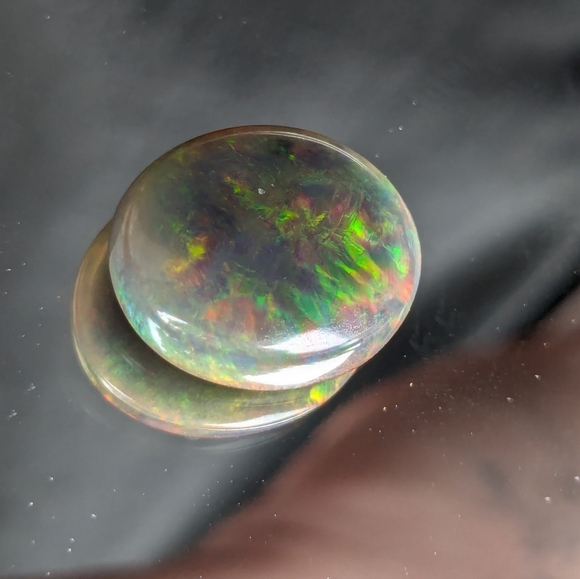 5.85ct Natural play of color black opal - Picture 4 of 16